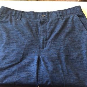 Size 32 Greg Norman knee length shorts blue